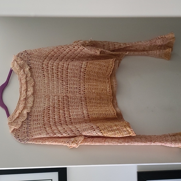 Free People peach cropped sweater - Picture 5 of 6